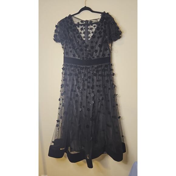 Mac Duggal Embellished Mesh Midi Dress with Butterfly Sleeves & Velvet Trim - Picture 2 of 6